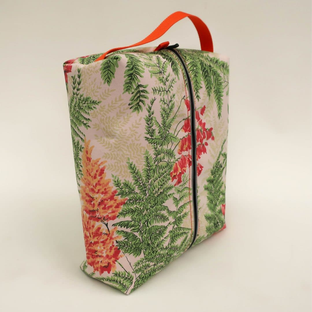 This image shows the Clova Bloom Packing Organiser on a white background.